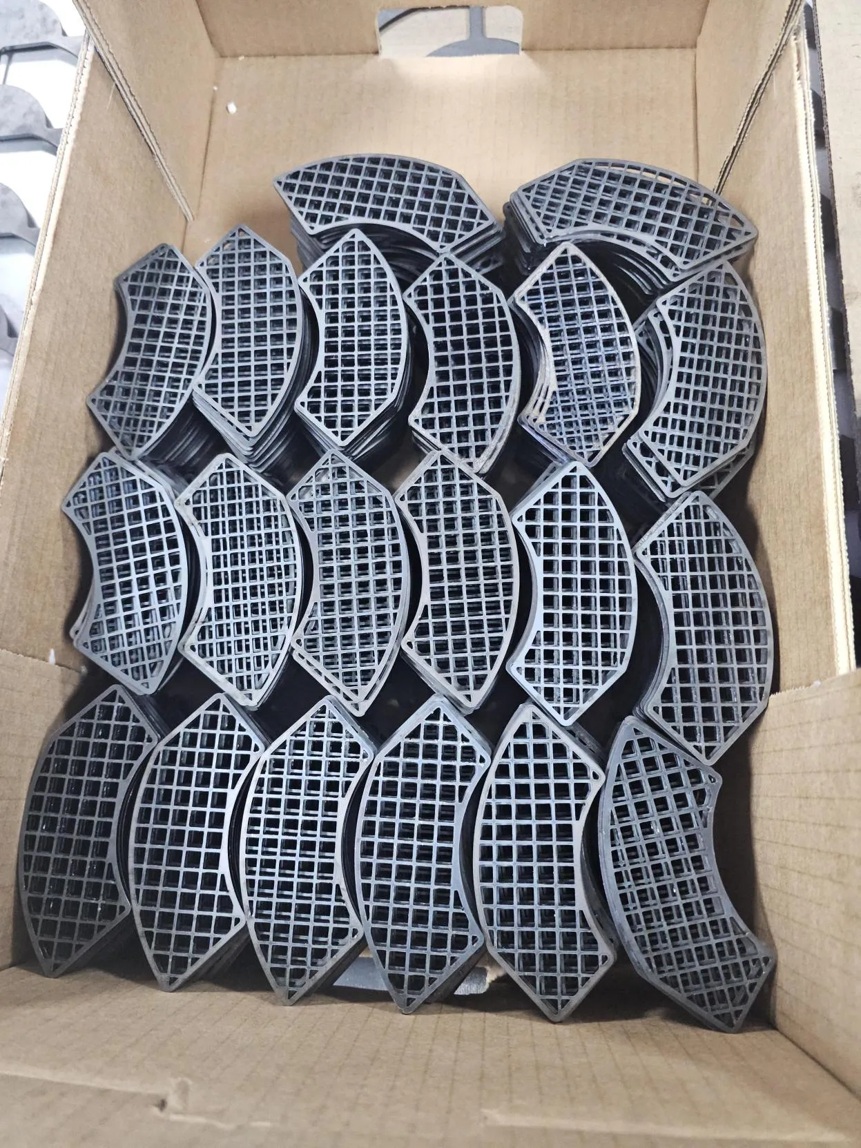 Mold plate grid